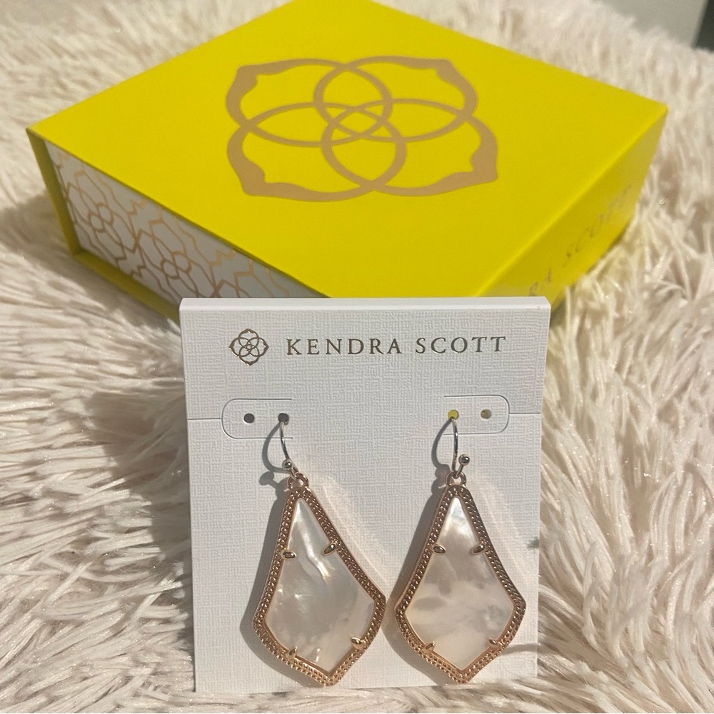 Kendra Scott Earrings, Alex in Ivory Mother of Pearl